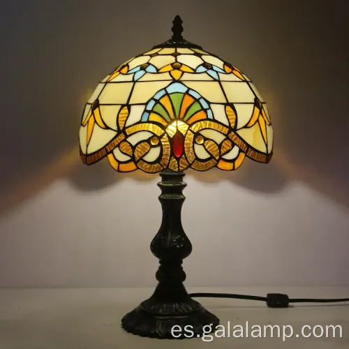 Diseño moderno de la lámpara de mesa LED con base de vidrio